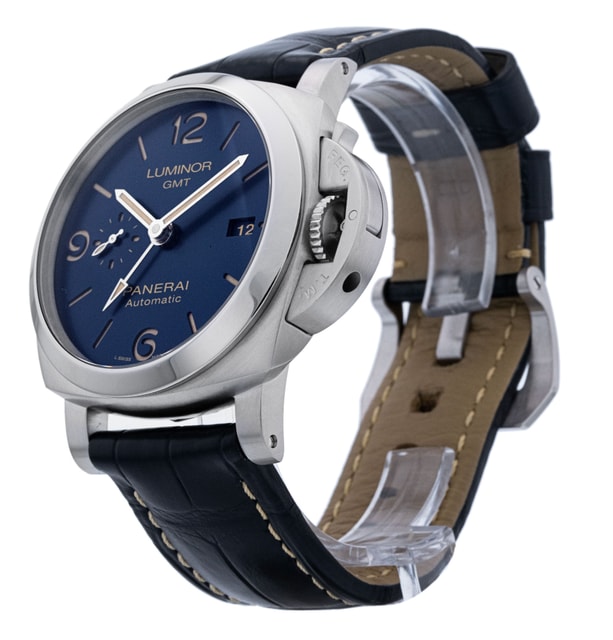 Panerai Luminor GMT PAM01033 Image 2